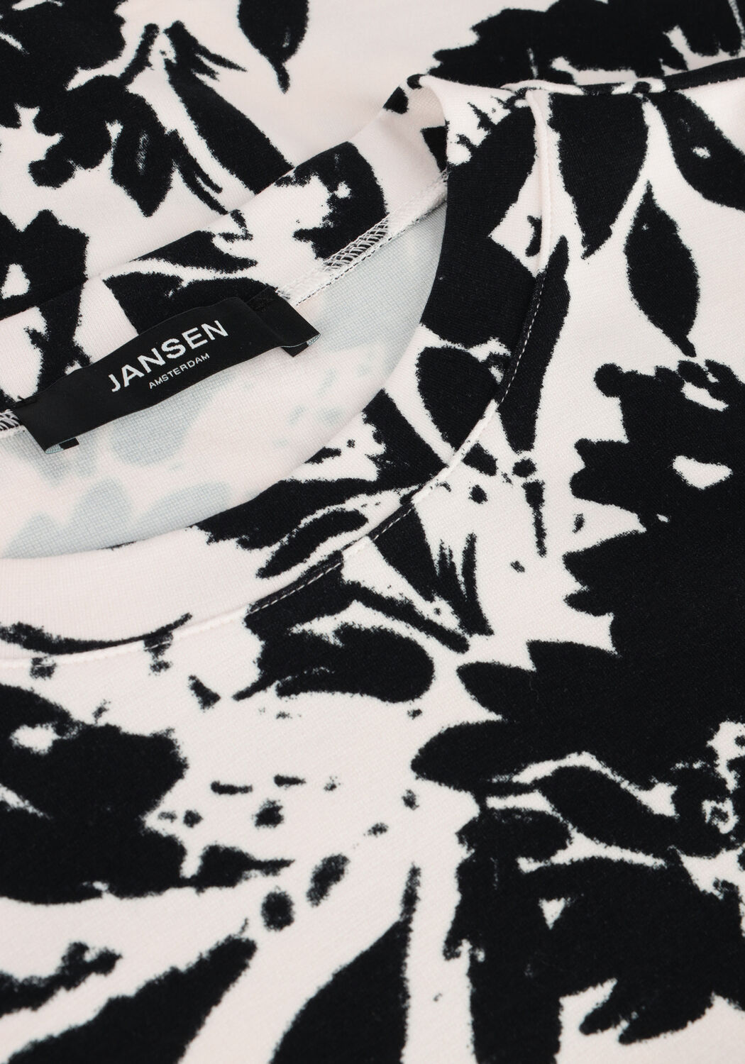 Gebroken wit JANSEN AMSTERDAM Tops & T-shirts HVF198 TOP FLOWER PRINT - large