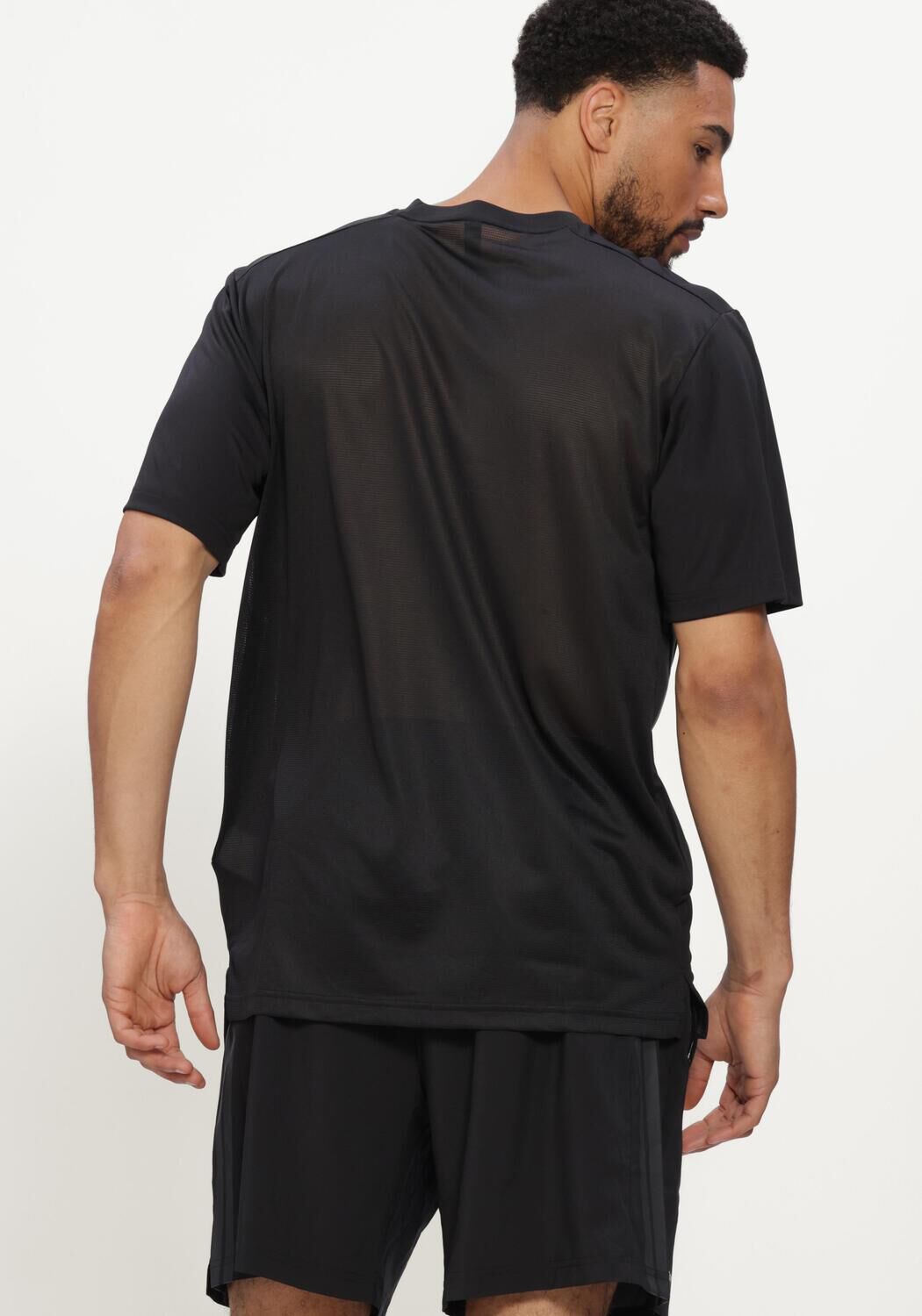 ADIDAS TECHESS 3S TEE Polos & T-Shirts en noir - large