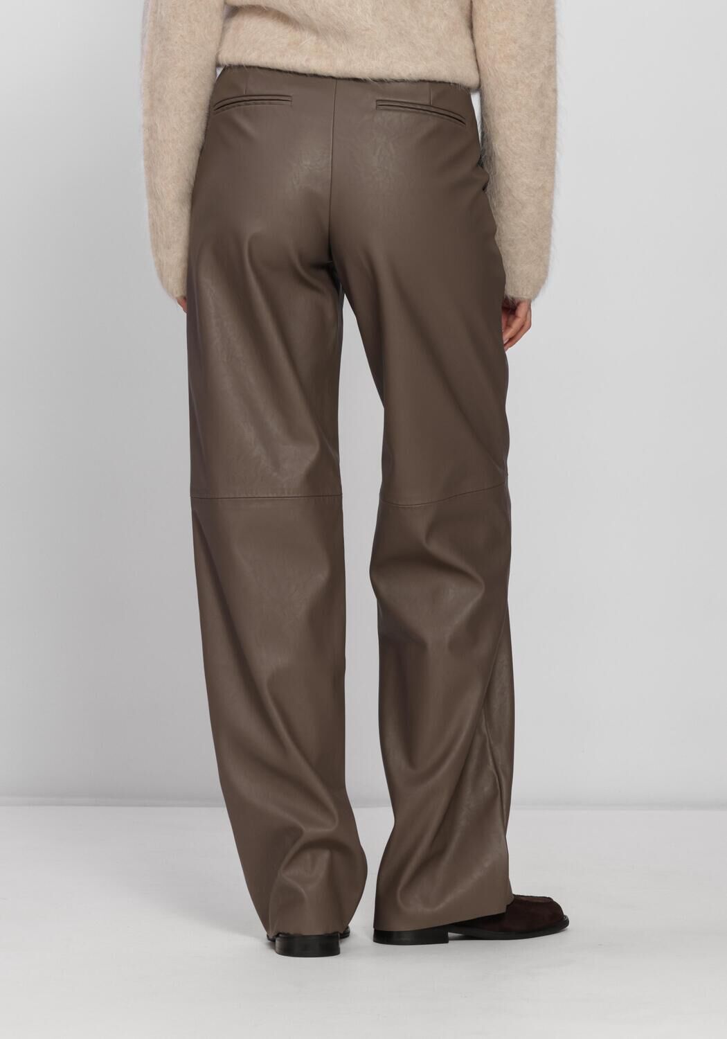 KNIT-TED Pantalon large NAOMI PANT en taupe - large