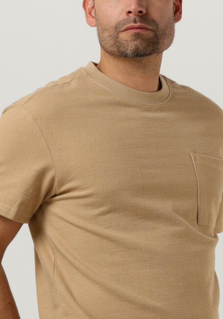 ANERKJENDT T-shirt AKKIKKI S/S STRUCTURE POCKET TEE en beige - large