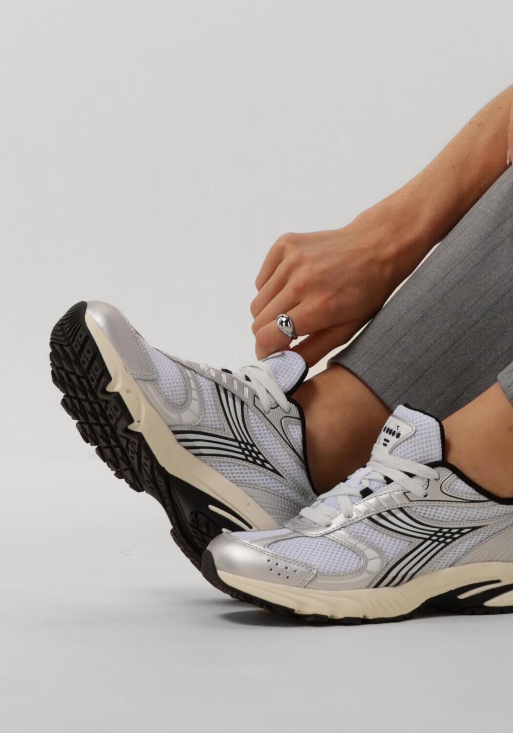 DIADORA Baskets basses SAO-KO 280 WN en argent - large