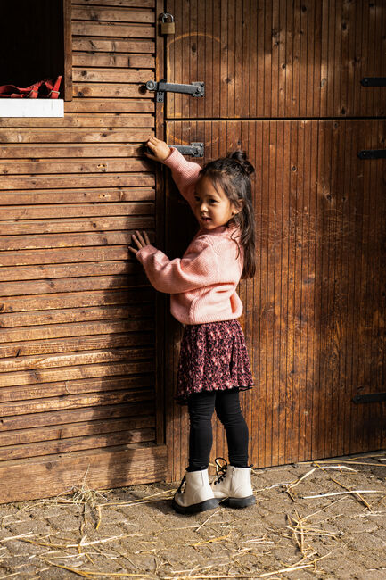 KOKO NOKO Pull Q52906 en rose - large