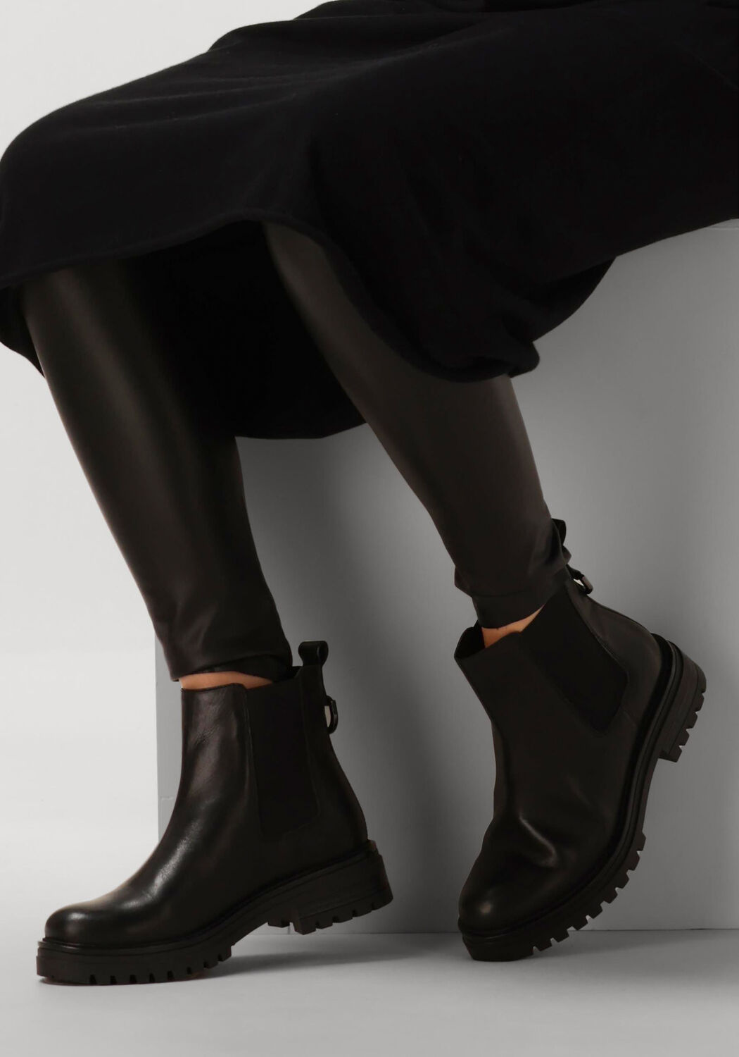 Zwarte OMODA  LPMONK-24 - large