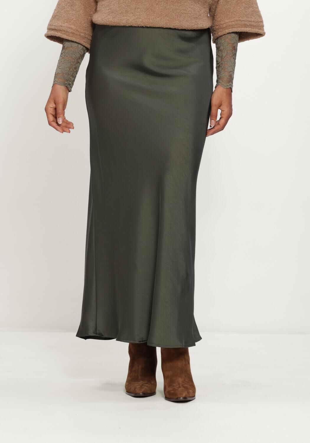 NEO NOIR Jupe maxi VICKY HEAVY SATEEN SKIRT Vert fonc&eacute; - large