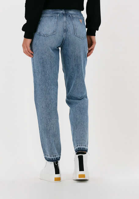 GUESS Mom jeans MOM JEAN en bleu - large