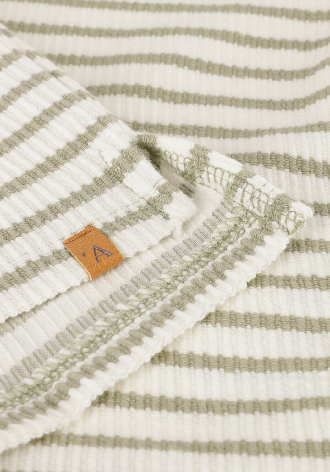 LIL' ATELIER T-shirt NMMTADEO SS LOOSE TOP LIL Olive - large