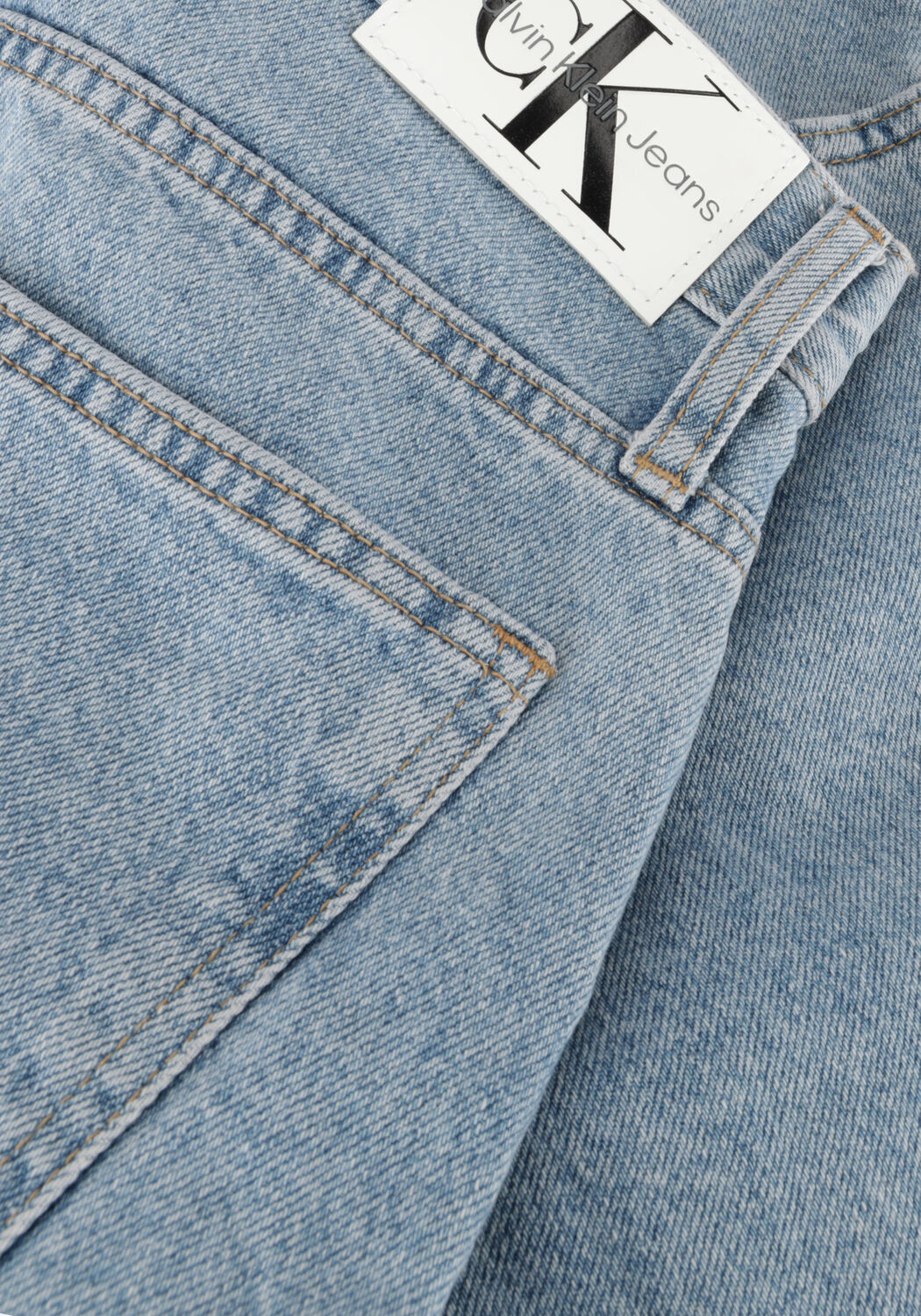 CALVIN KLEIN Pantalon courts MOM SHORT en bleu - large