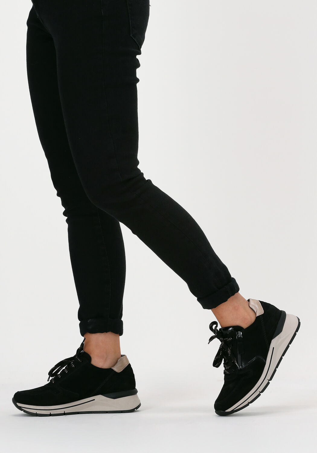 GABOR Baskets basses 588 en noir - large