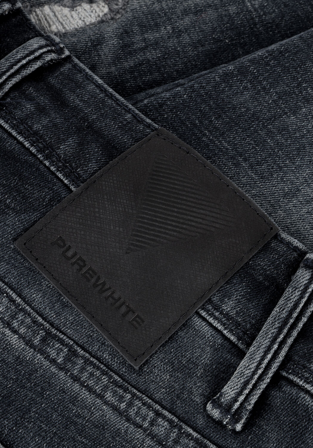 PUREWHITE Slim fit jeans #THE JONE - SKINNY FIT JEANS WITH ALLOVER DAMGAING SPOTS Bleu fonc&eacute; - large