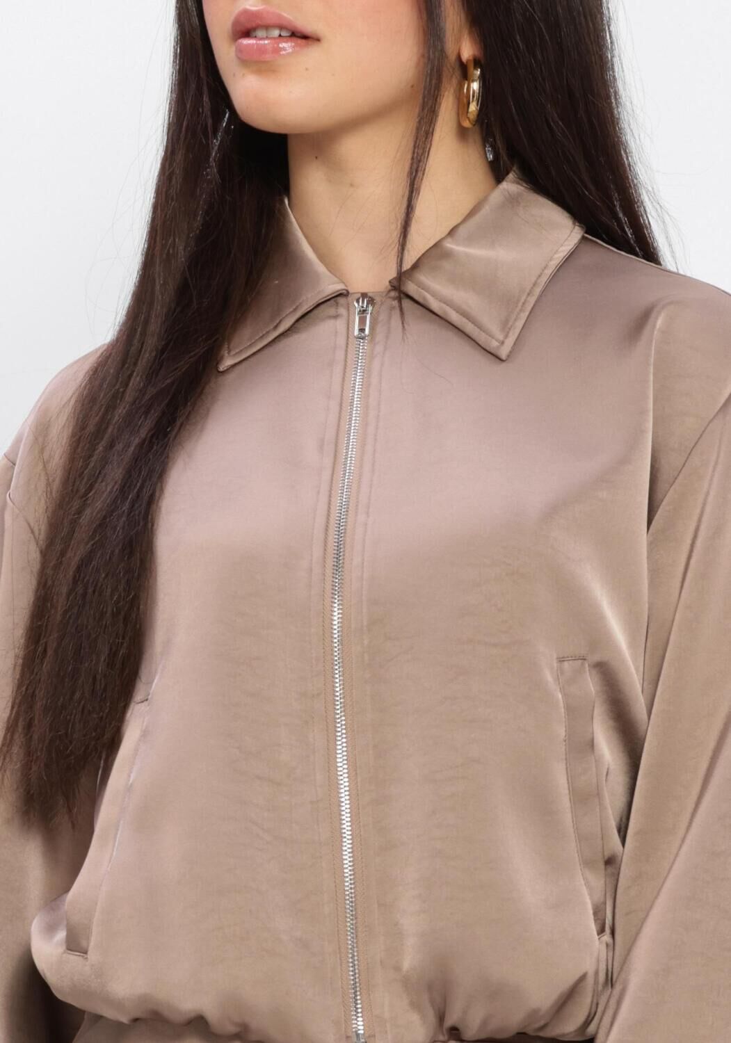 NEO NOIR DENIELLE HEAVY SATEEN JACKET Vestes en taupe - large