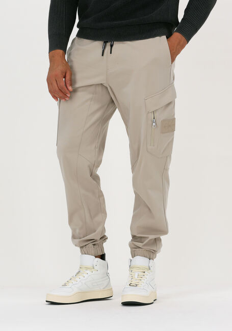 CALVIN KLEIN Pantalon cargo TECHNICAL CARGO PANT en beige - large