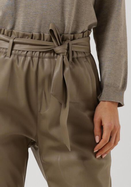 Beige MINUS Pantalon JAYDA PU PANT - large