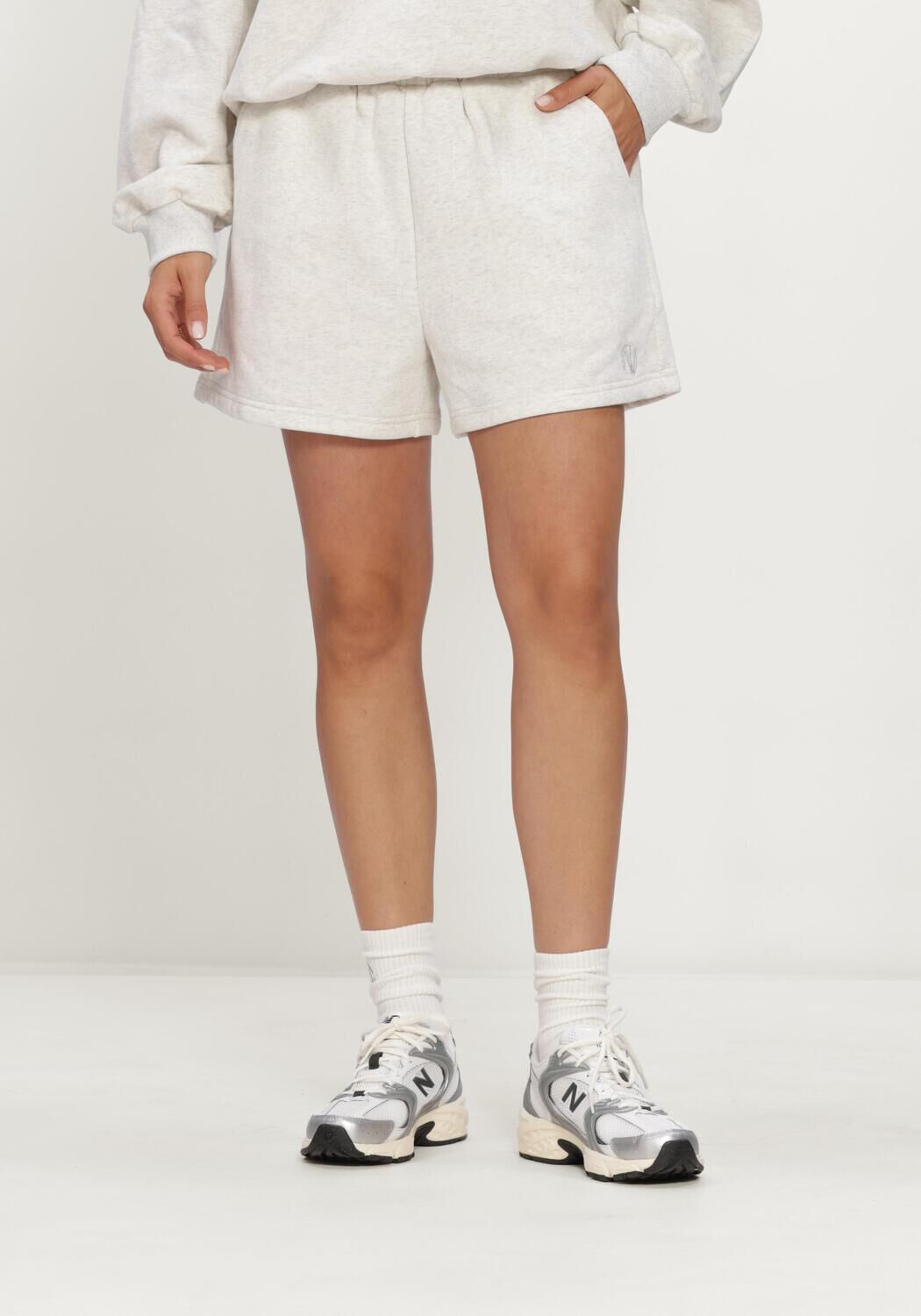 Lichtgrijze NOTRE-V Korte broek NV-IRMGARD - large