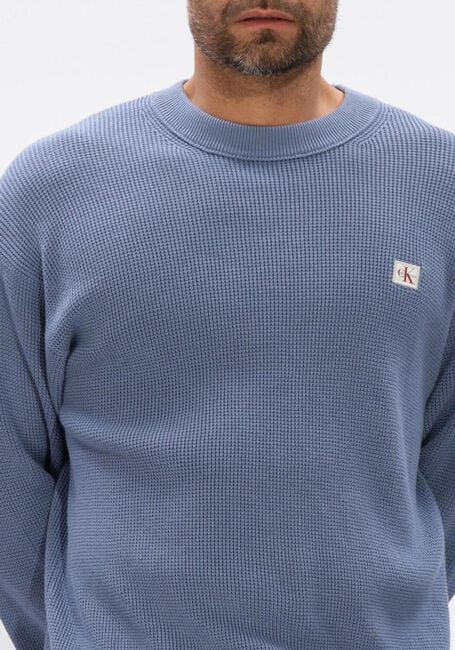 CALVIN KLEIN Pull LS EZ COTTON WAFFLE CREWNK SWTR 9 en bleu - large