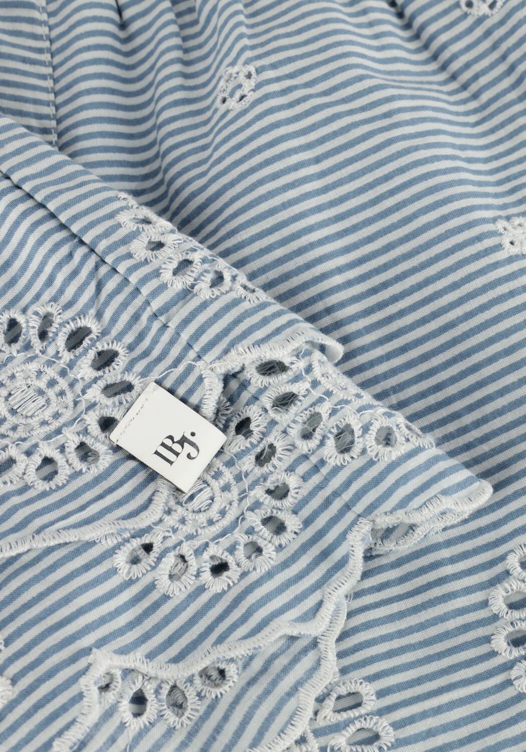 Lichtblauwe INDIAN BLUE JEANS Broeken/jumpsuits STRIPE EMBROIDERY SHORT - large