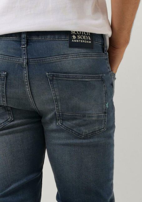 SCOTCH & SODA Skinny jeans SEASONAL ESSENIALS SKIM SINNY JEANS en bleu - large