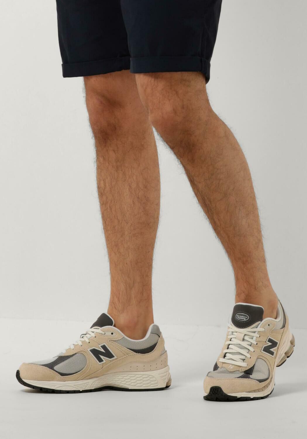 Beige NEW BALANCE Sneakers M2002 M - large