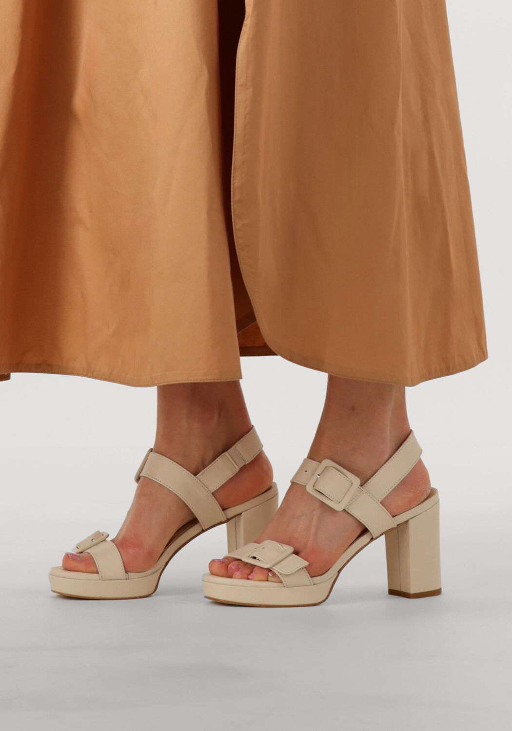 Witte LINA LOCCHI Sandalen AU 180 - large