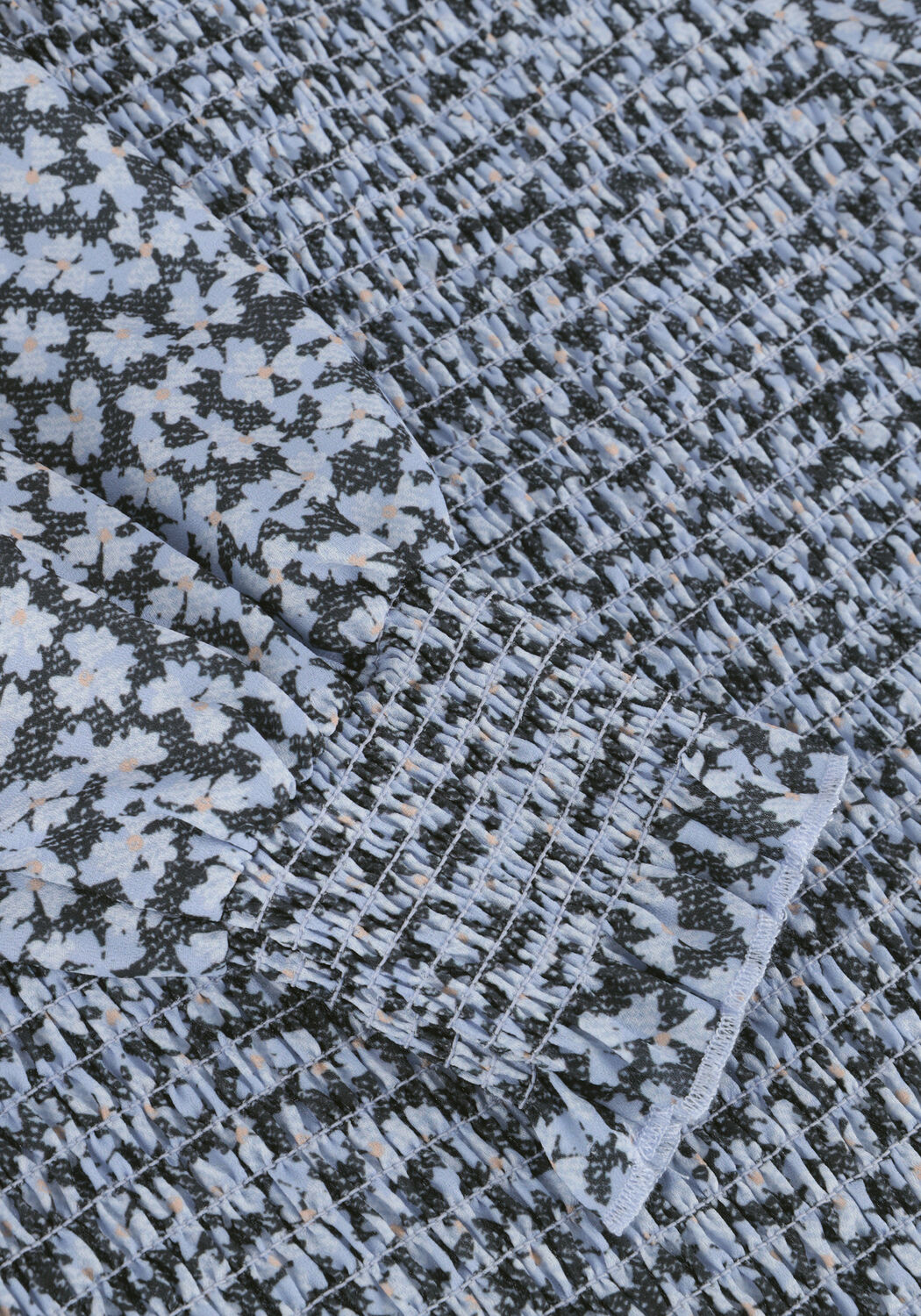 Blauwe NOBELL  TESSA SMOCKED DENIM FLOWER BLOUSE - large