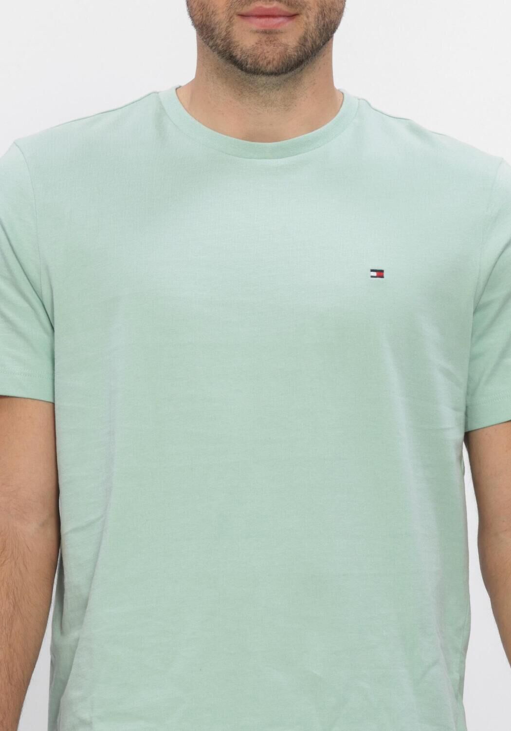 Groene TOMMY HILFIGER T-shirt ESS SEASONAL REG FIT SOLID TEE - large