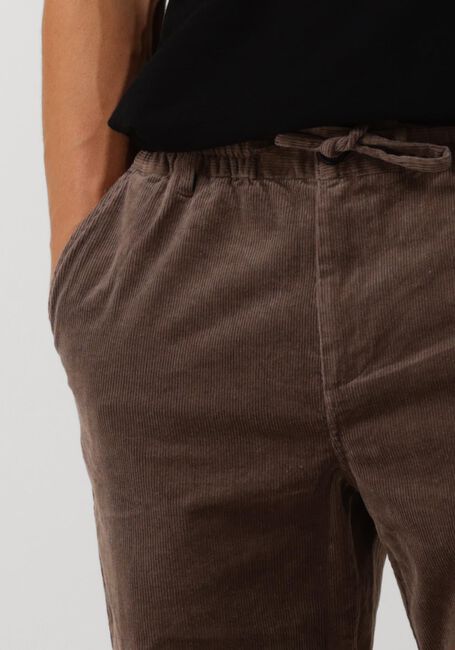 ANERKJENDT Chino AKJAN ELASTIC CORD PANTS en marron - large