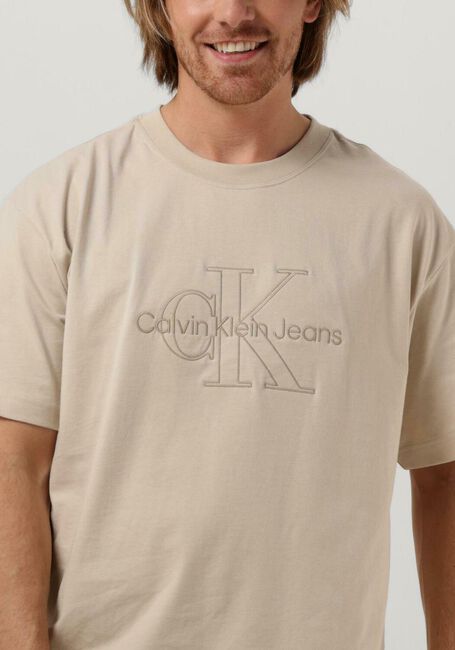 CALVIN KLEIN T-shirt MONOLOGO WASHED TEE en beige - large