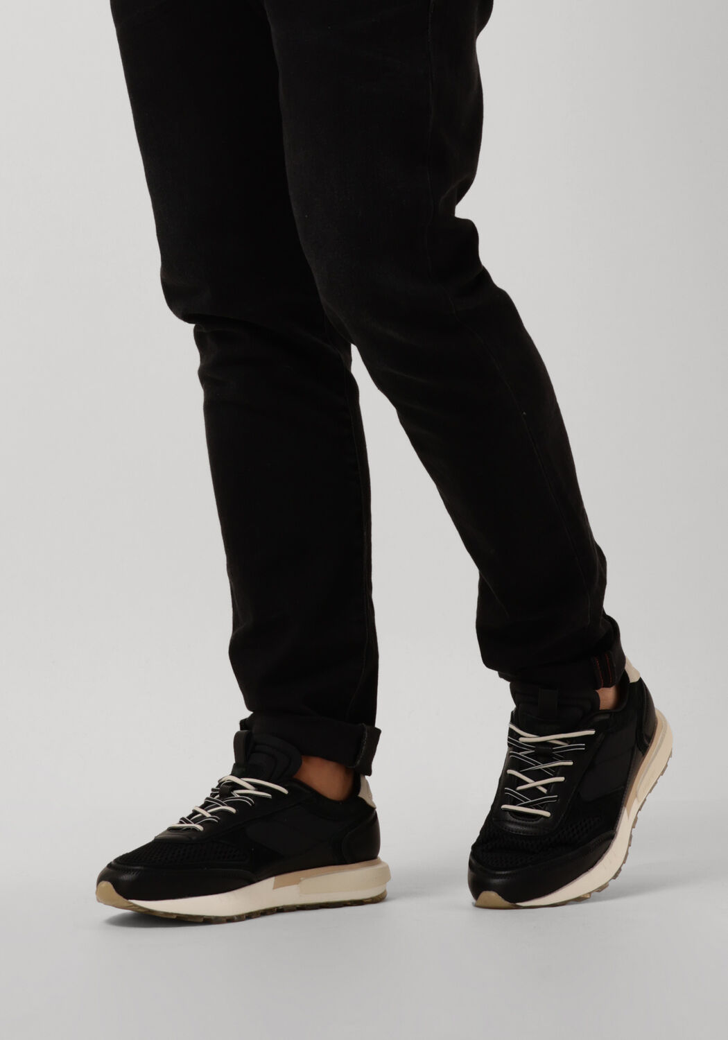 THE HOFF BRAND Baskets basses HAITI en noir - large