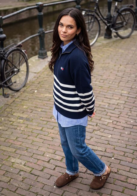 TOMMY JEANS TJW OVS ESSENTIAL SHIRT EXT Blouses en bleu - large