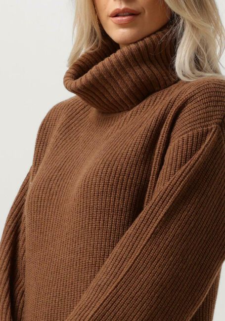 SELECTED FEMME Robe midi SLFNEW ELINA LS KNIT HIGHNECK DRESS en marron - large