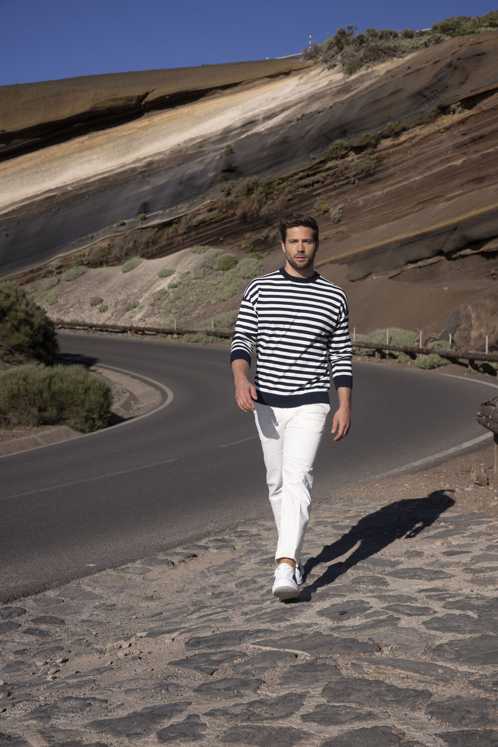 DRYKORN Pull FREDDY 424023 Bleu fonc&eacute; - large