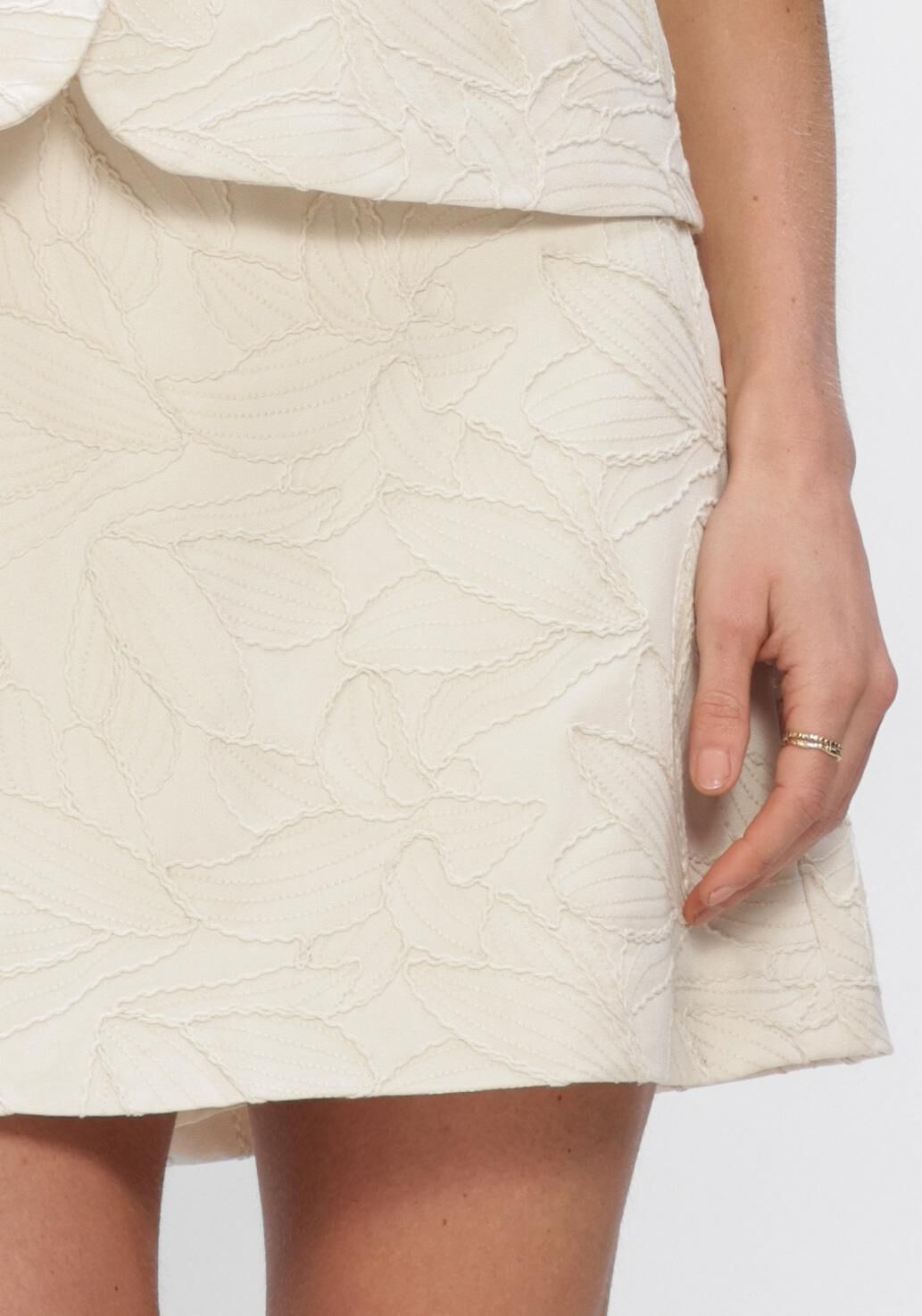 OBJECT Pantalon courts OBJMATHILDA LISA HW SHORT SKIRT en blanc - large