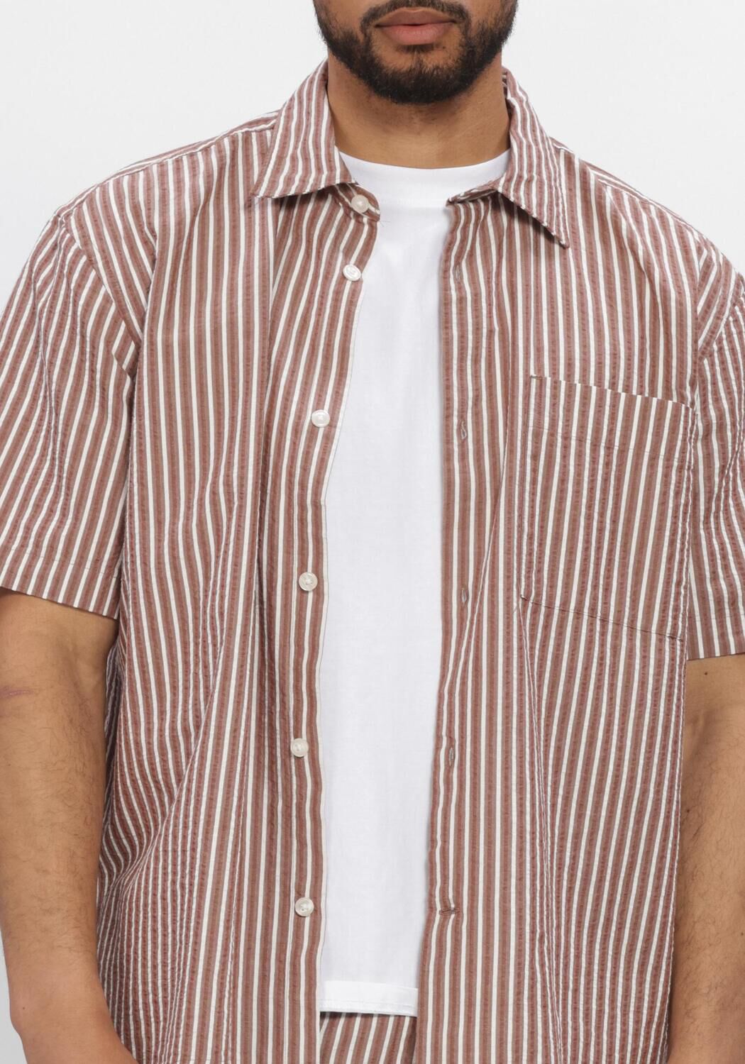 SELECTED MEN Chemise d&eacute;contract&eacute; SLHRLXSTUART SEERSUCKER SS  SHIRT en beige - large