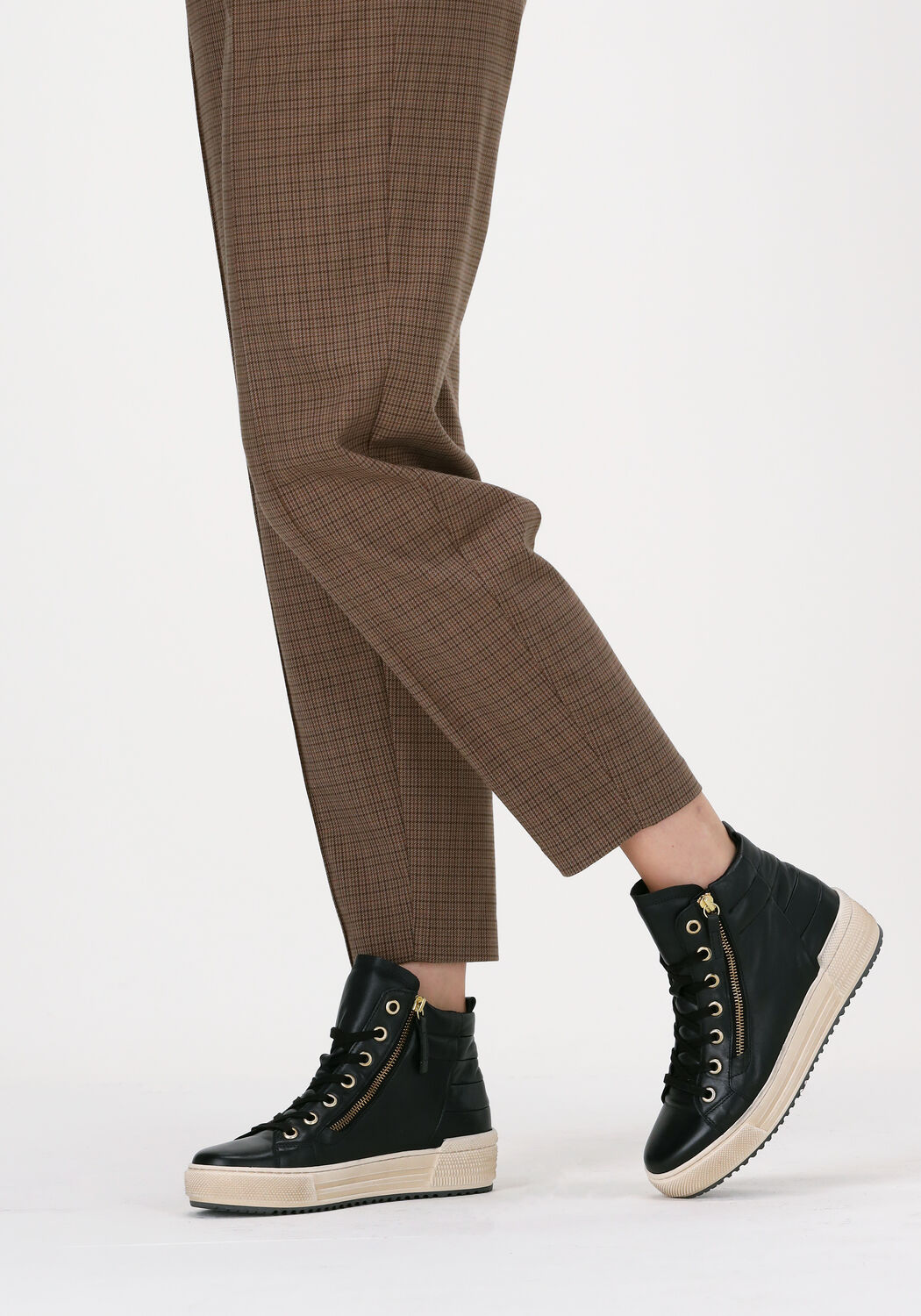 GABOR Baskets montantes 488 en noir - large