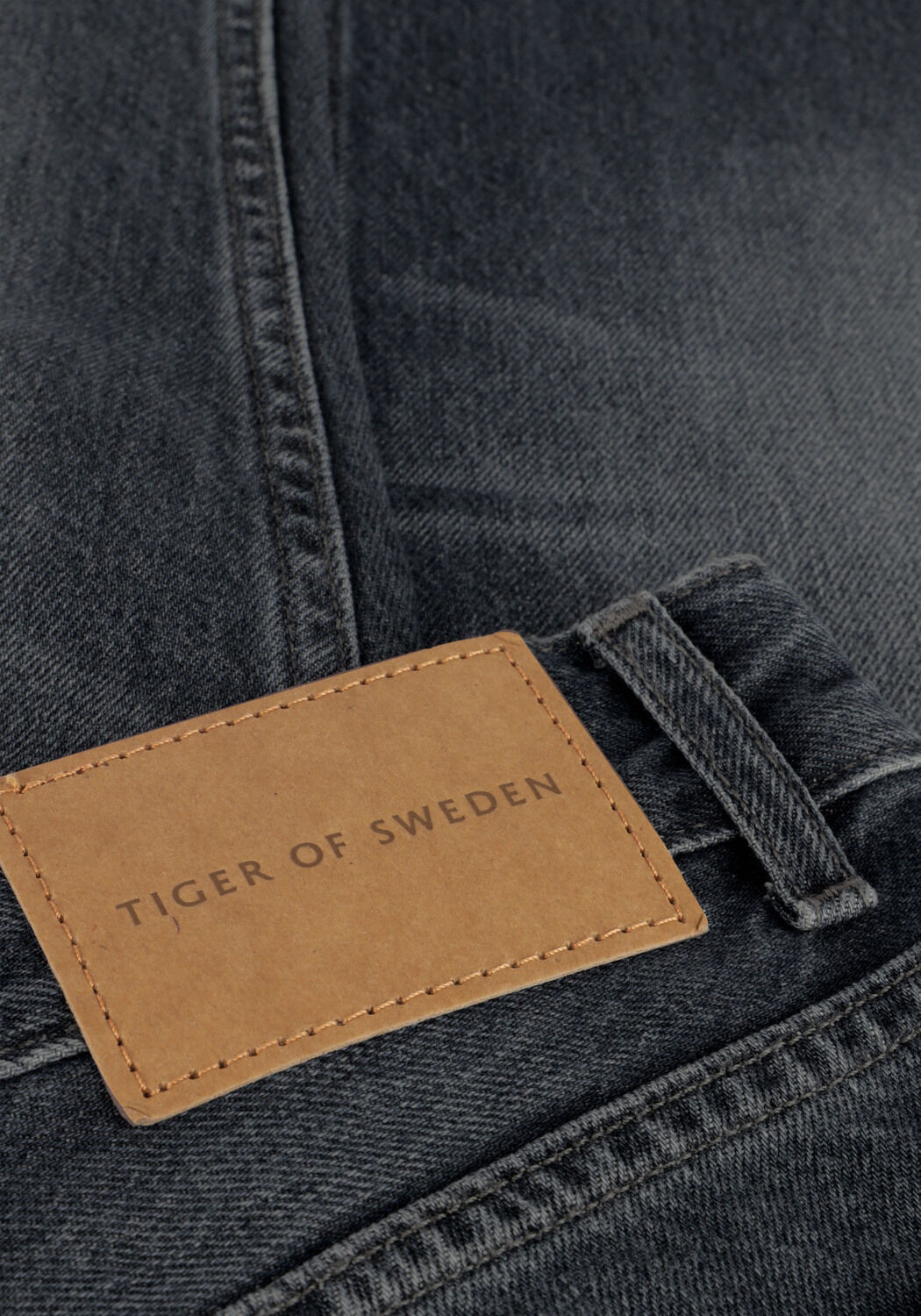 TIGER OF SWEDEN Straight leg jeans MARTY Gris fonc&eacute; - large