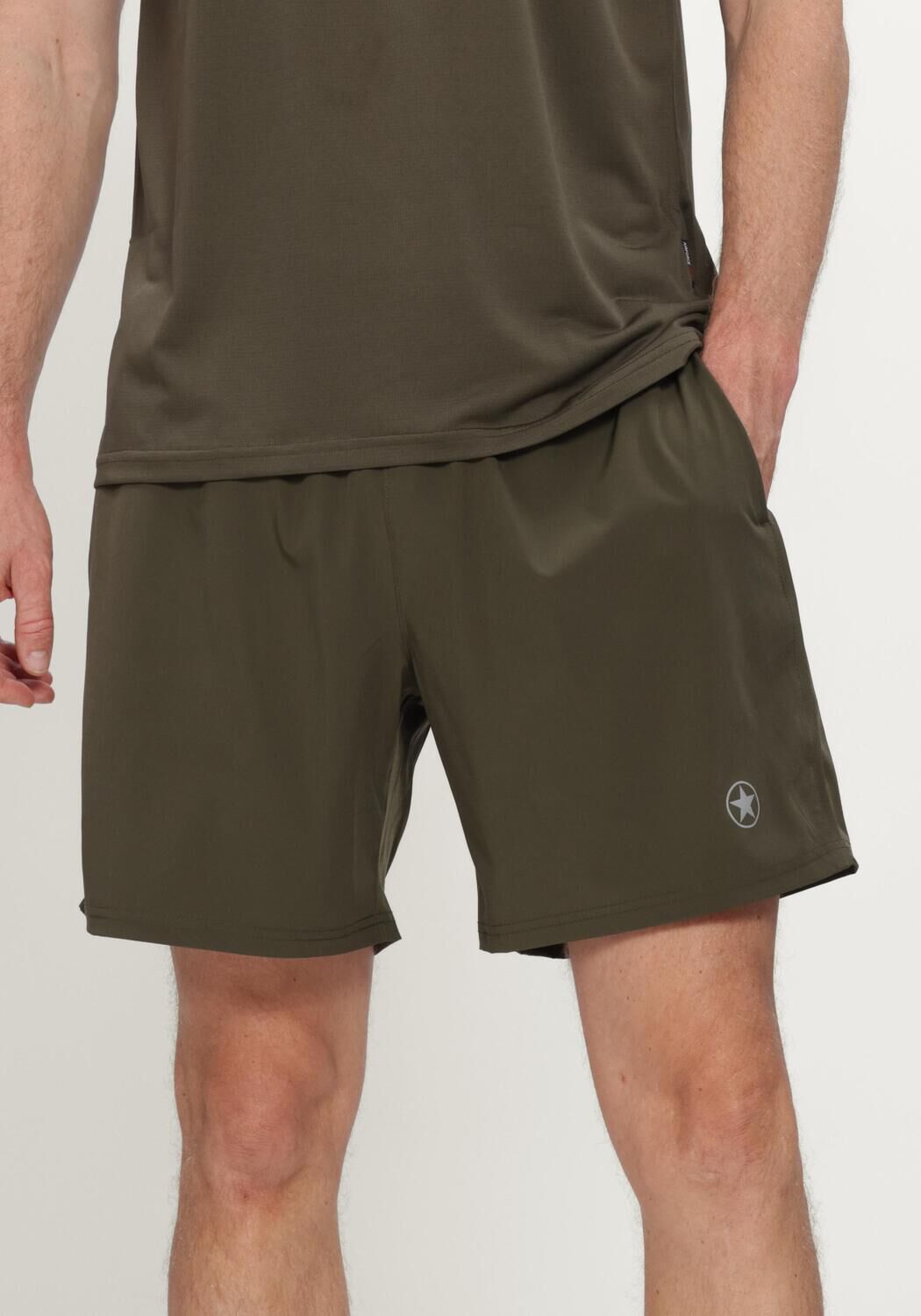 Groene AIRFORCE Broeken/jumpsuits COLE SPORT SHORT - large