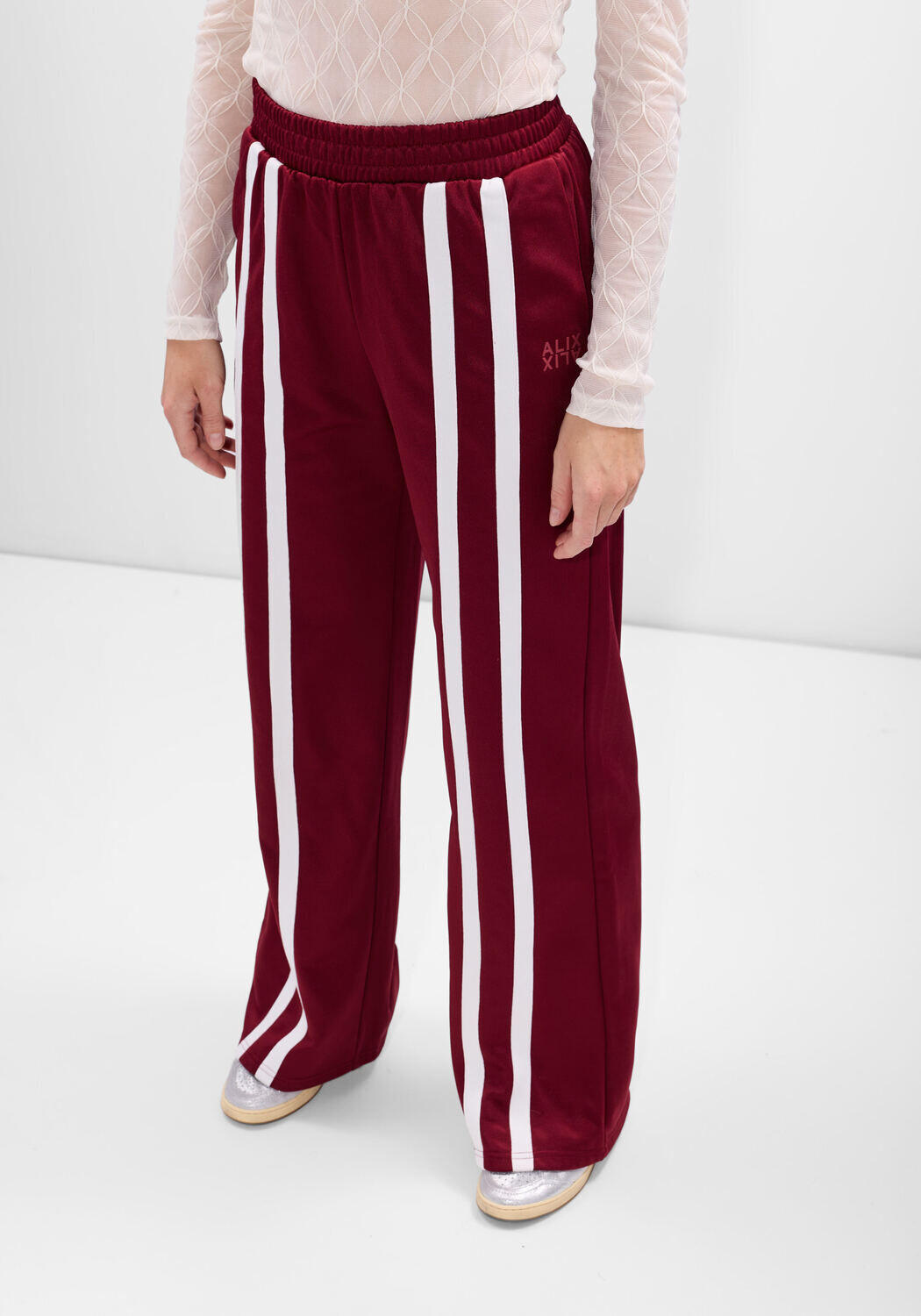 ALIX THE LABEL Pantalon large LADIES KNITTED TRAINING SWEAT PANTS Bordeaux - large