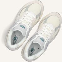 Beige NEW BALANCE Sneakers M2002 D Beige NEW BALANCE Sneakers M2002 D - medium