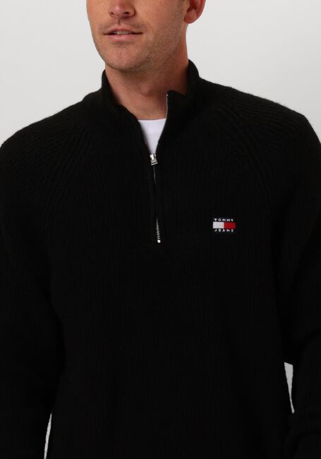TOMMY JEANS Pull TJM REG 1/4 ZIP RAGLAN BADGE en noir - large