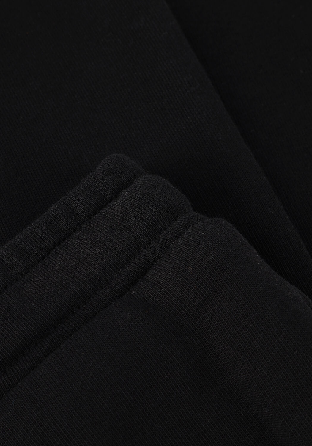 LYLE & SCOTT Pantalon cargo CARGO SWEATPANT en noir - large