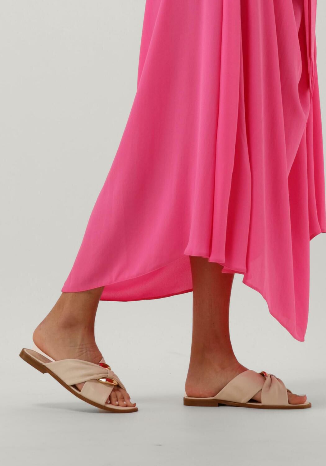 NOTRE-V 226 Tongs en beige - large