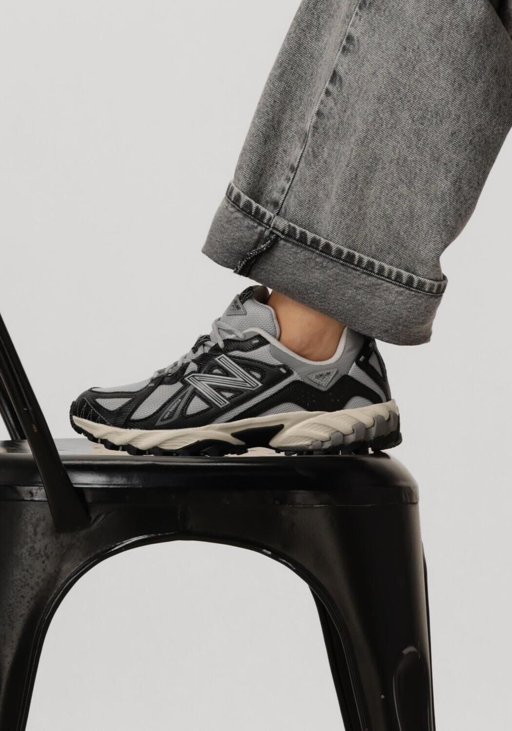 NEW BALANCE Baskets basses ML610 D en noir - large