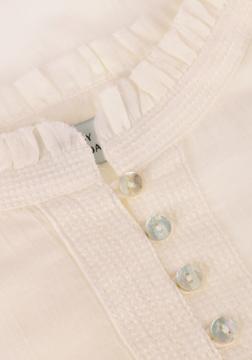 RUBY TUESDAY IREM BLOUSE WITH SMALL PLEATS + BUTTONS PLACKET Blouses en blanc - large