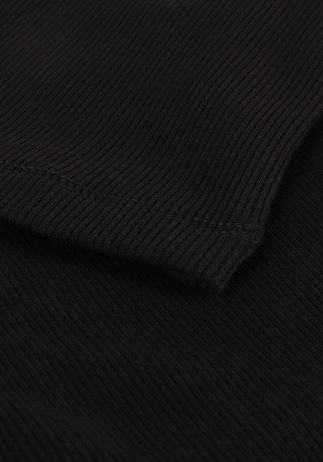 SELECTED WOMEN Haut SLFANNA SL HALTERNECK TOP en noir - large