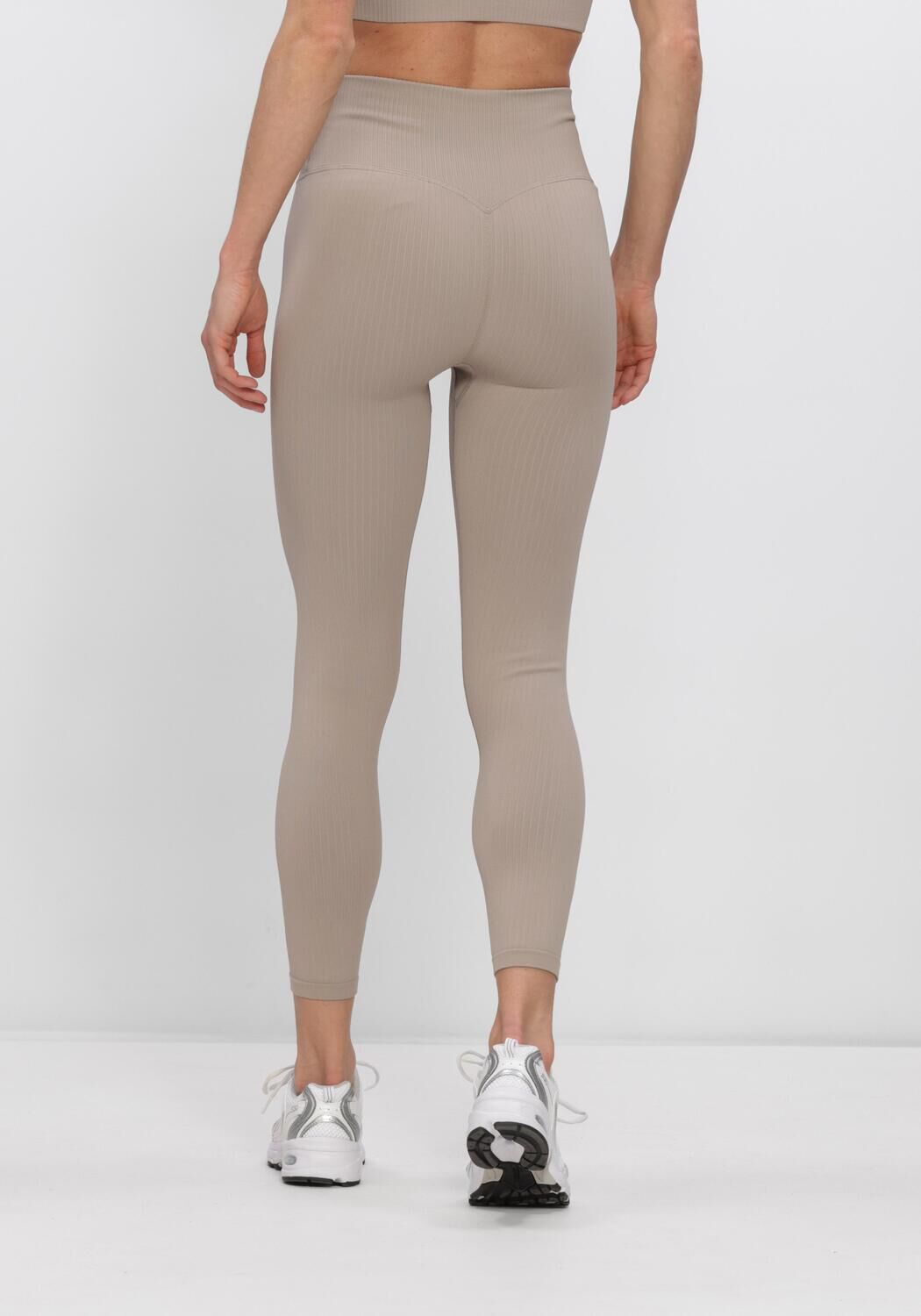 AIM'N RIBBED SEAMLESS TIGHTS Pantalons en beige - large