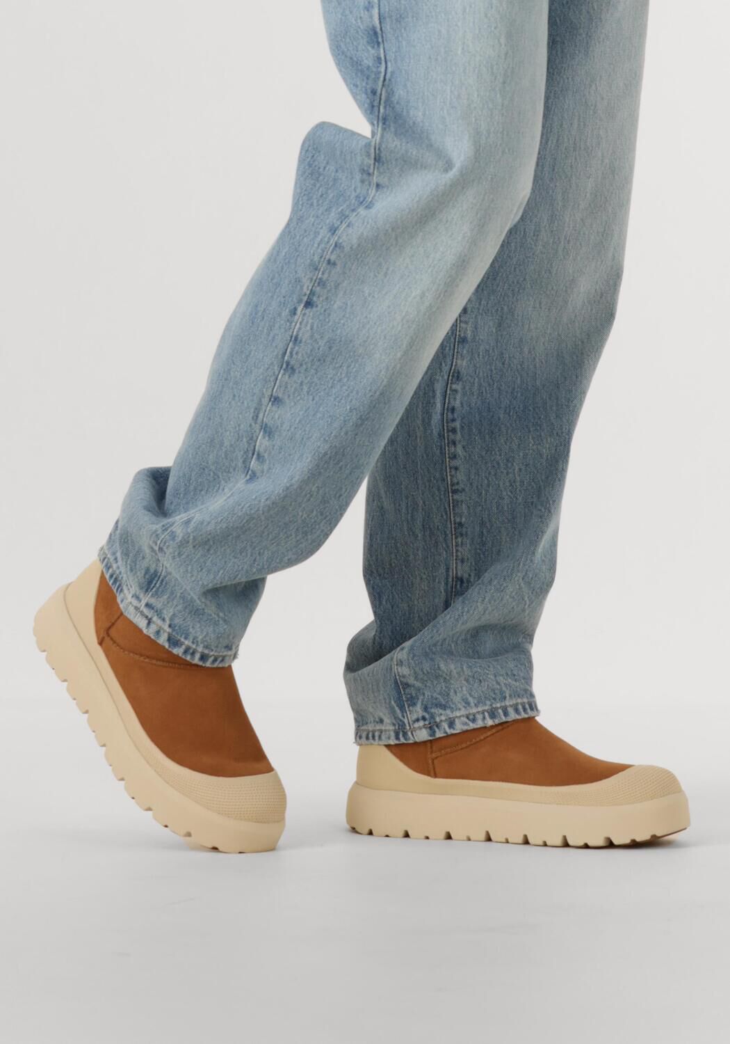 UGG M ULTRA MINI WEATHER HYBRID Boots en camel - large