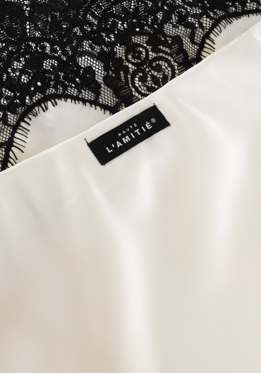 HAUTE L'AMITI&Eacute; NAOMI LINGERIE PENCIL SKIRT Jupes en beige - large