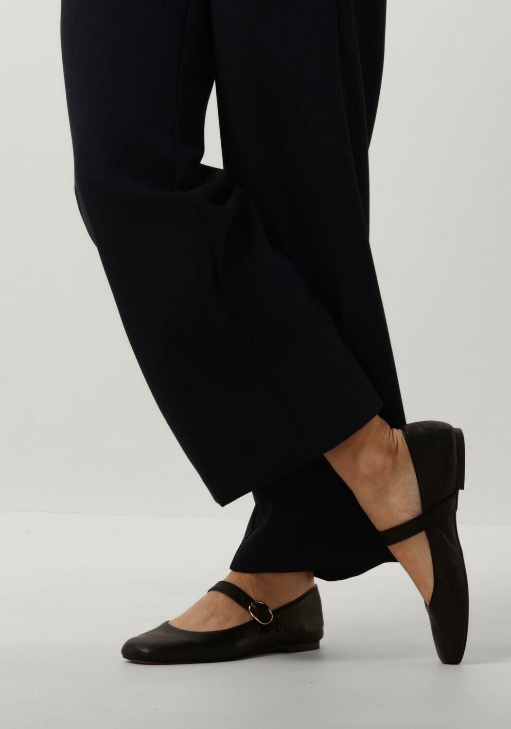 INUOVO A92017 Ballerines en noir - large