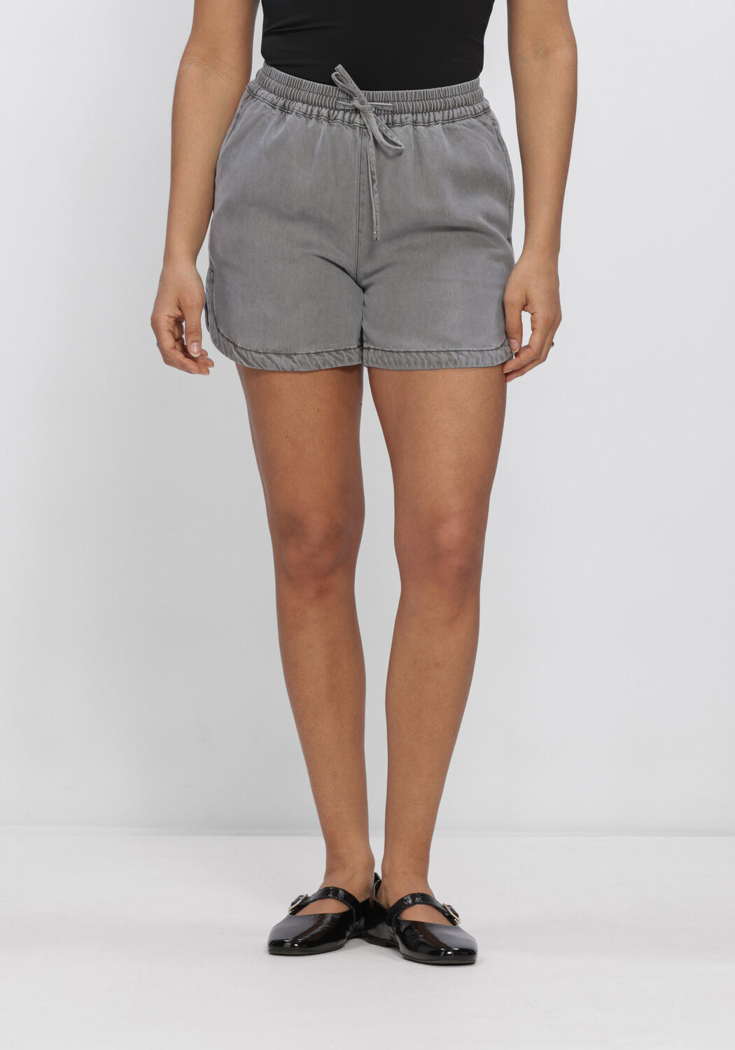 Lichtgrijze OBJECT Broeken/jumpsuits OBJFRAME RE MW SHORTS - large