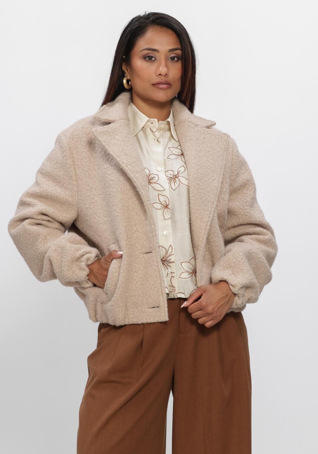 NUKUS Manteau Teddy MADELIN JACKET BOUCLE en beige - large