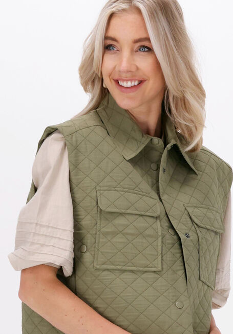 LEVETE ROOM Gilet SARAH 1 SHIRT en vert - large